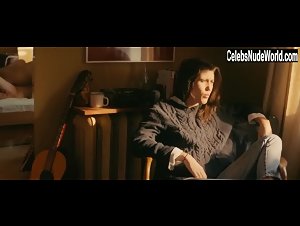 Amy Nostbakken in Mouthpiece (2018) 16