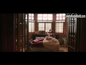 Amy Nostbakken in Mouthpiece (2018) 9