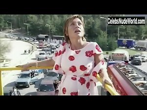 Anna Mascha in Olo to varos tou kosmou (2003) 18