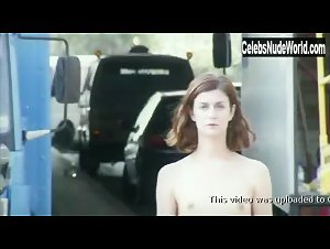 Anna Mascha in Olo to varos tou kosmou (2003) 19
