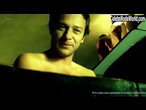 Andrea Montenegro in Volver a morir (2011) 18