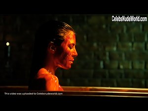 Andreea Mihalascu in Fright Night 2: New Blood (2013) 4