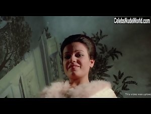 Angela Bo in La morte ha sorriso all'assassino (1973) 6