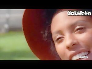 Angela Elayne Gibbs in Young Nurses (1973) 10