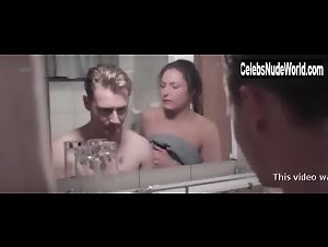 Anina Karma Kjeldsen in Mellem himmel og helvede (short) (2015)