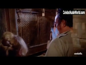 Anitra Ford in Big Bird Cage (1972) 18
