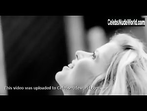 Anna Bondareva in Lotus Eaters (2011) 20