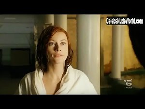 Giorgia Wurth in Le tre rose di Eva (series) (2012) 4
