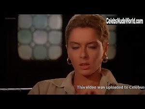 Gilla Novak in Fotografando Patrizia (1984) 7