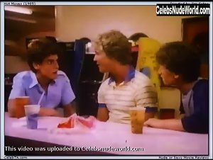 Gayle Gannes in Hot Moves (1985) 5
