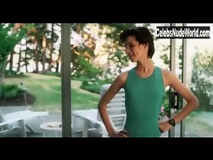 Gail Travers in Pianist (1991) 8