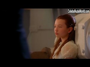 Francesca Rettondini in Ghost Ship (2002) 3