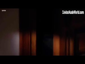 Frances Ondiviela in Latidos de panico (1983) 18