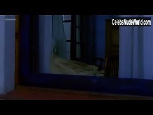 Florence Pernel in En brazos de la mujer madura (1997) 1