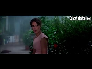 Florence Foresti in De plus belle (2017) 11