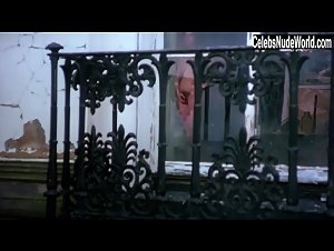 Finola Geraghty in Backbeat (1994) 2