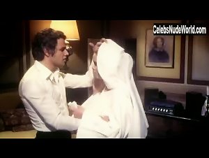 Femi Benussi in La novizia (1975) 10