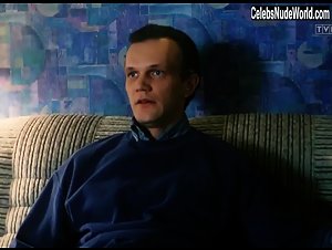 Ewa Grabarczyk in Nic smiesznego (1995) 19