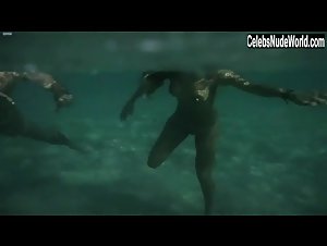 Eva Garcia-Vacas in La cueva (2014) 11