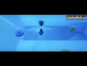 Euridice Axen dancing, bikini scene in Loro (2018) 11