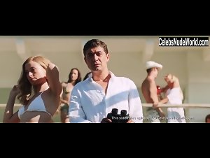 Euridice Axen dancing, bikini scene in Loro (2018) 15