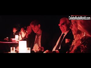 Euridice Axen dancing, bikini scene in Loro (2018) 5