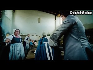 Emma Stone in Favourite (2018) 3
