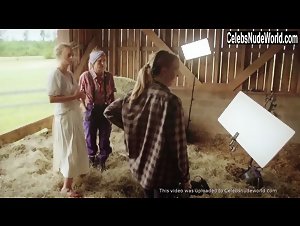 Emily Floren in Edit (series) (2018) 3