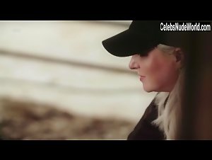 Emily Floren in Edit (series) (2018) 5