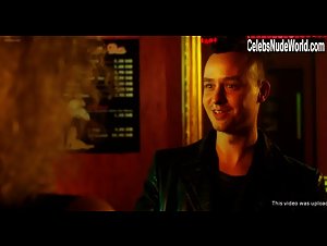 Emilia Schule in Tod den Hippies!! Es lebe der Punk! (2015) 4