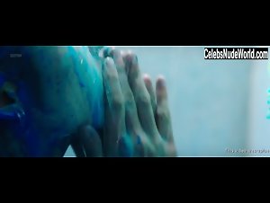 Ella Rumpf nude, shower scene in Grave (2016) 8