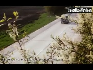 Elke Boltenhagen in Hausfrauen-Report 1: Unglaublich, aber wahr (1971) 20