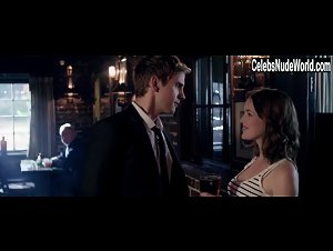 Elizabeth Henstridge in Thompsons (2012) 1