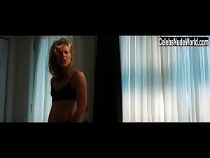 Elisabeth Locas in Ville-Marie (2015) 17
