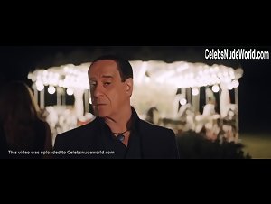 Elena Sofia Ricci in Loro (2018) 12