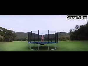Elena Sofia Ricci in Loro (2018) 19