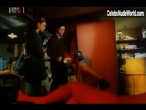 Ecija Ojdanic in Isprani (1995) 11