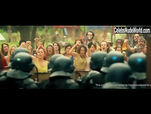 Dorothee Pousseo in Problemos (2017) 11