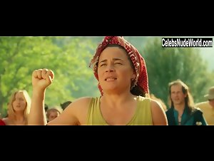 Dorothee Pousseo in Problemos (2017) 9