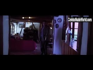Dominga Bofill in Trauma (2017) 19