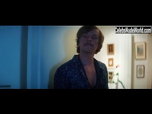 Candice Ford bikini, hot scene in Five (2016) 17
