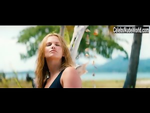 Candice Ford bikini, hot scene in Five (2016) 2