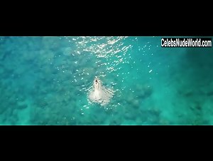 Candice Ford bikini, hot scene in Five (2016) 4