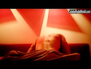 Dasha Plahti in Zasada przyjemnosci (series) (2019) 5