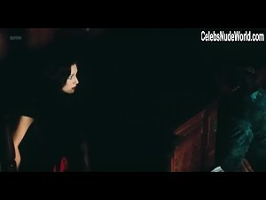 Daria Nicolodi in La proprieta non e piu un furto (1973) 10