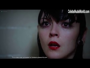 Da Leigh in Hell's Belle (2019) 9