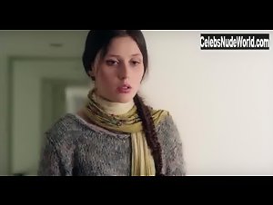 Carmen Estevez in La senora Brackets, la ninera, el nieto bastardo y Emma Suarez (2014) 4