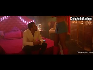 Crina Semciuc in Selfie 69 (2016) 4