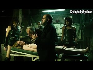Cleo de Paris in Encarnacao do Demonio (2008) 5