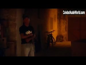 Claudia Semedo in O Crime do Padre Amaro (2005) 18
